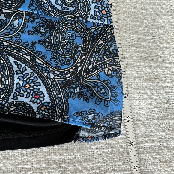 Blue and black paisley sleeveless blouse - Picture 3 of 7